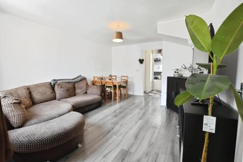 Linnet Garth, Scunthorpe 3 bed end of terrace house for sale