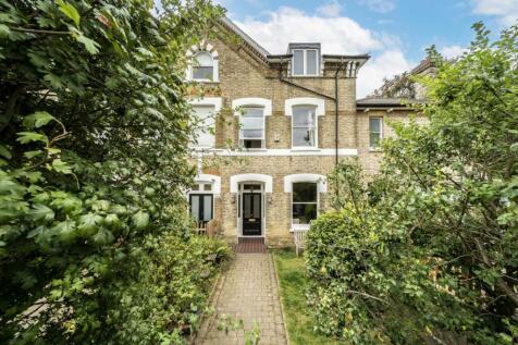 Pages Lane, London N10 6 bed terraced house for sale