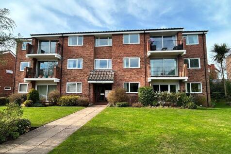 Lulworth Road, Southport PR8 3 bed apartment for sale