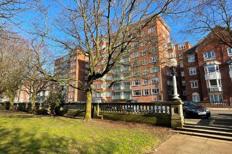 Lord Street, Southport PR8 2 bed flat for sale