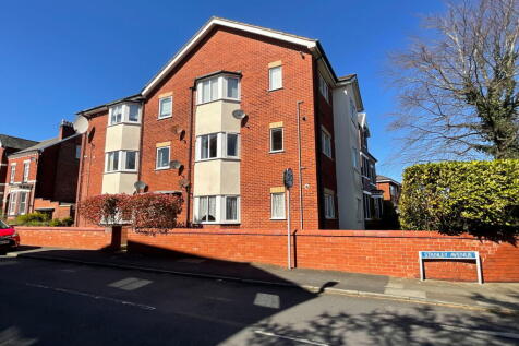 122 Liverpool Road, Southport PR8 2 bed flat for sale