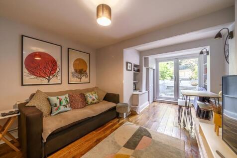 2 bedroom maisonette for sale