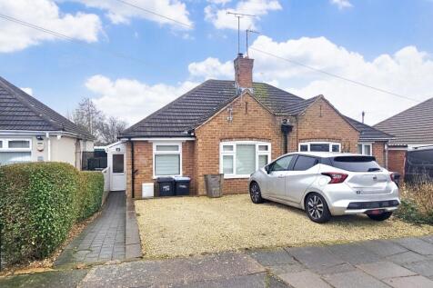 2 bedroom semi-detached bungalow for sale