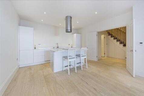 Acton W3 W3 2 bed flat for sale