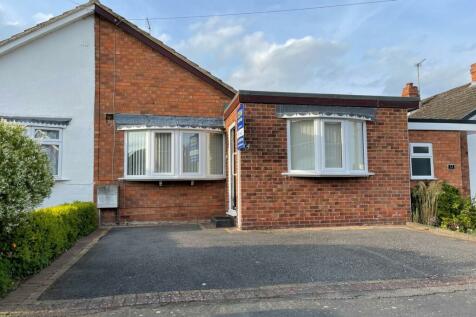 3 bedroom semi-detached bungalow for sale