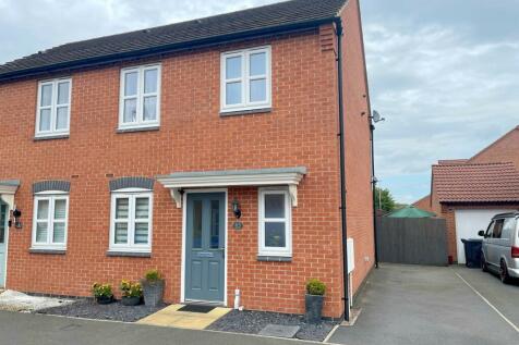 3 bedroom semi-detached house for sale