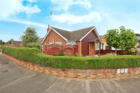 3 bedroom semi-detached bungalow for sale