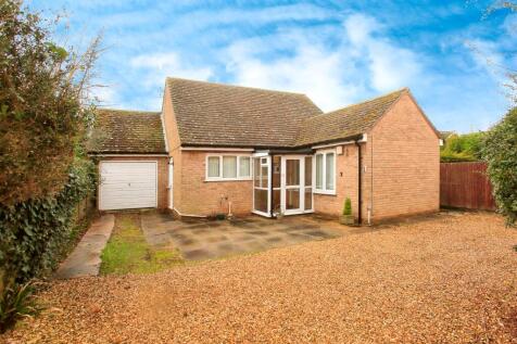 2 bedroom detached bungalow for sale