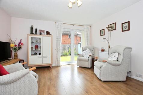 1 bedroom detached bungalow for sale