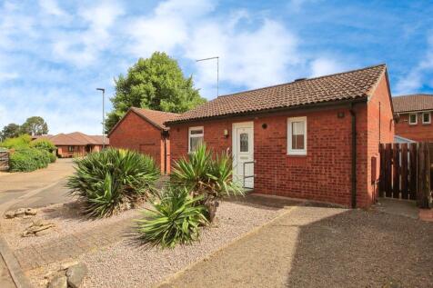 1 bedroom detached bungalow for sale