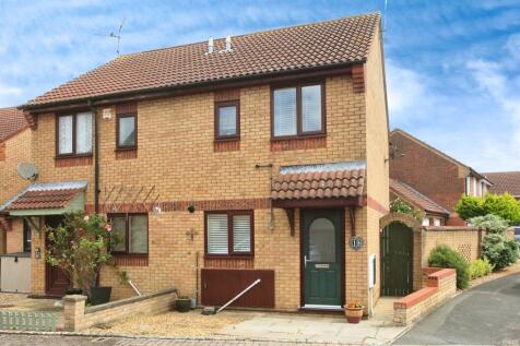 2 bedroom semi-detached house for sale