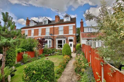 4 bedroom end of terrace house for sale