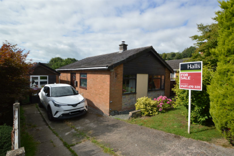 2 bedroom detached bungalow for sale