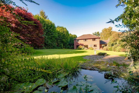 Watkin Drive, Oswestry, SY11. 5 bed detached house for sale