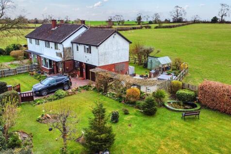 4 bedroom semi-detached house for sale