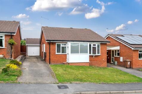 Aston Way, Oswestry. 3 bed detached bungalow for sale