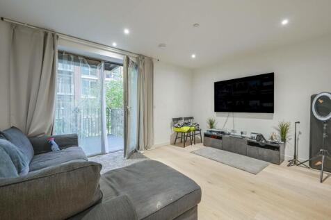 Pendant Court, Docklands, London, E16 1 bed flat for sale