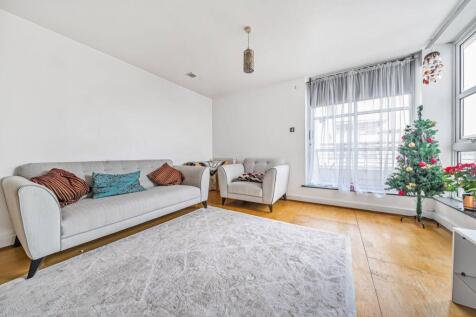 Barrier Point Road, Silvertown... 1 bed flat for sale