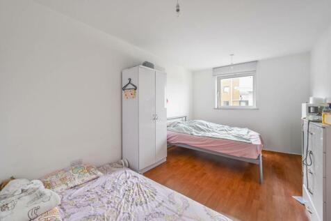 Gallions Reach, E16, Docklands... 1 bed flat for sale