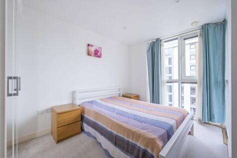 Western Gateway, Royal Docks, London... 2 bed flat for sale