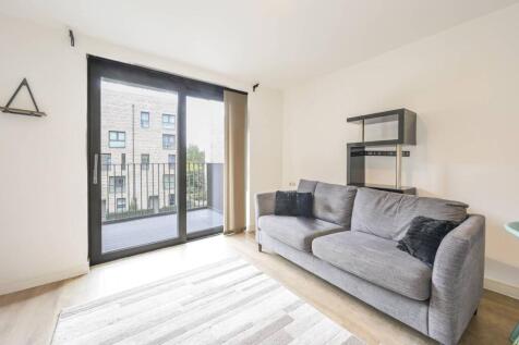Kingfisher Heights, E16, Docklands... 1 bed flat for sale