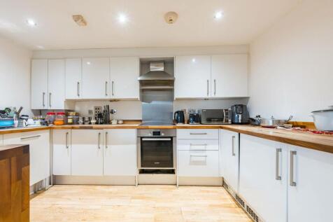 Parkview, Docklands, London, E16 1 bed flat for sale