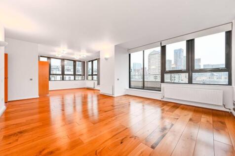 3 bedroom flat for sale