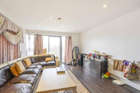 3 bedroom flat for sale