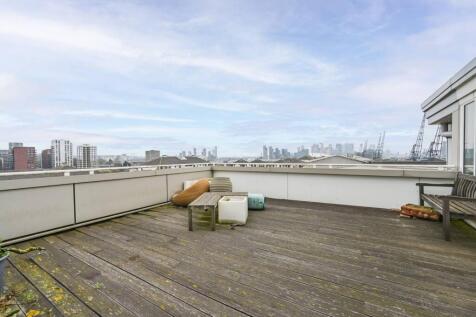 Eastern Quay Apartments, Royal Docks... 2 bed flat for sale