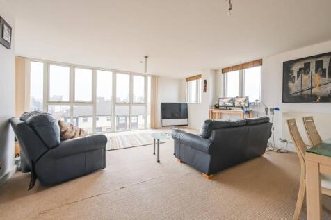 Eastern Quay Apartments, Royal Docks... 2 bed flat for sale