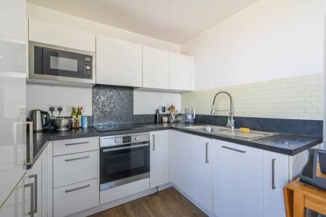 Bramwell Way, Silvertown, London, E16 1 bed flat for sale
