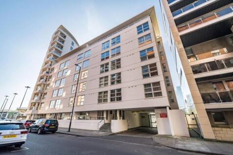 Corona Building, Canary Wharf... 2 bed penthouse for sale
