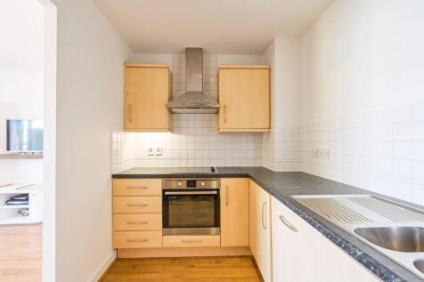 Boardwalk Place, Canary Wharf... 2 bed flat for sale