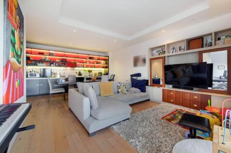 Botanic Square, Docklands, London, E14 3 bed flat for sale