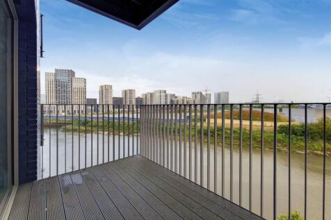 Botanic Square, Docklands, London, E14 3 bed flat for sale