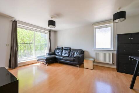 Bridge Court, Canary Wharf, London, E14 2 bed flat for sale