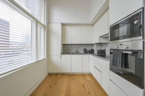 Maud Street, E16, Canning Town... 2 bed flat for sale