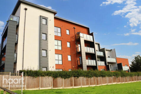 Firwood Lane, ROMFORD 2 bed apartment for sale