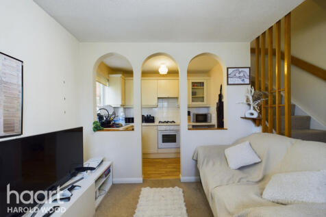 1 bedroom semi-detached house for sale