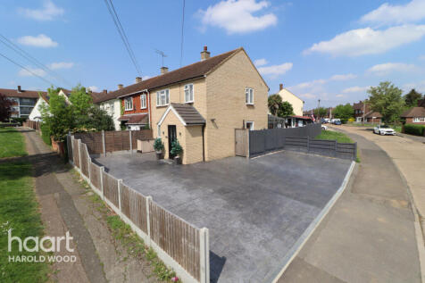 Keighley Road, Romford 3 bed end of terrace house for sale