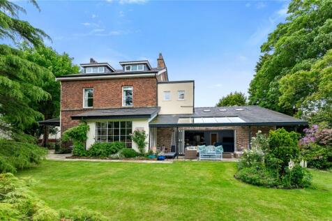 5 bedroom detached house for sale