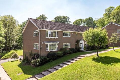 Castle Hill Court, Prestbury... 2 bed apartment for sale