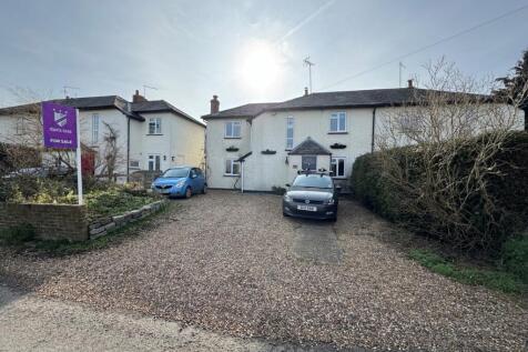 Pavillion Cottages, Shurlock Row RG10 4 bed semi