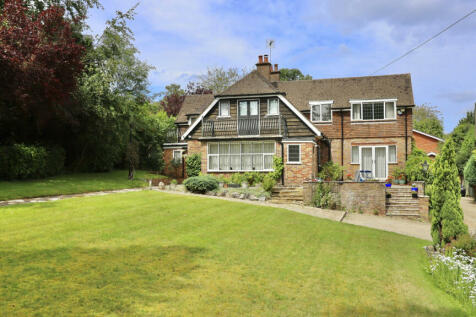 5 bedroom detached house for sale