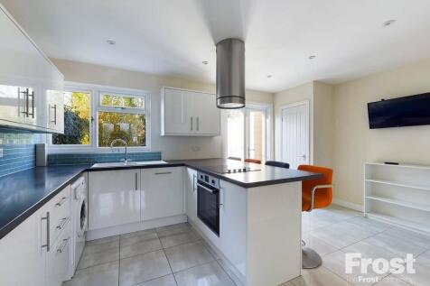 Oast House Close, Wraysbury... 3 bed terraced house for sale