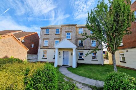 Clarks Lane, Dickens Heath, Solihull... 2 bed flat for sale