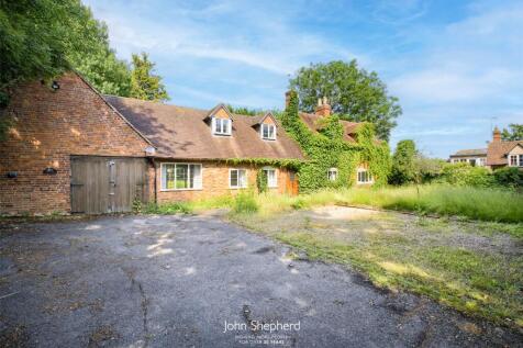 Arrow, Alcester, Warwickshire, B49 4 bed detached house for sale