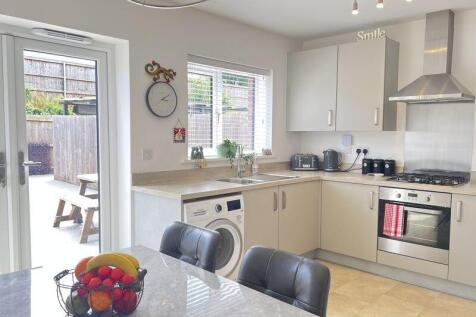 3 bedroom terraced house for sale