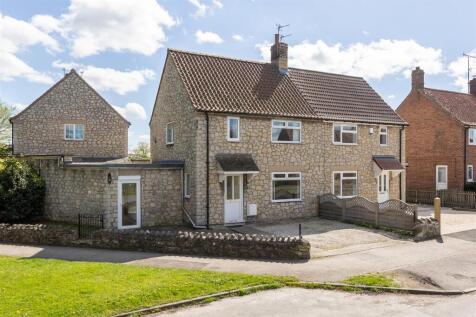 2 bedroom semi-detached house for sale