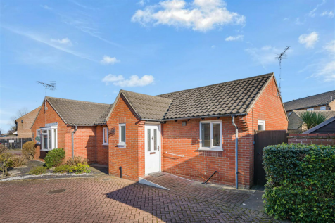 2 bedroom semi-detached bungalow for sale